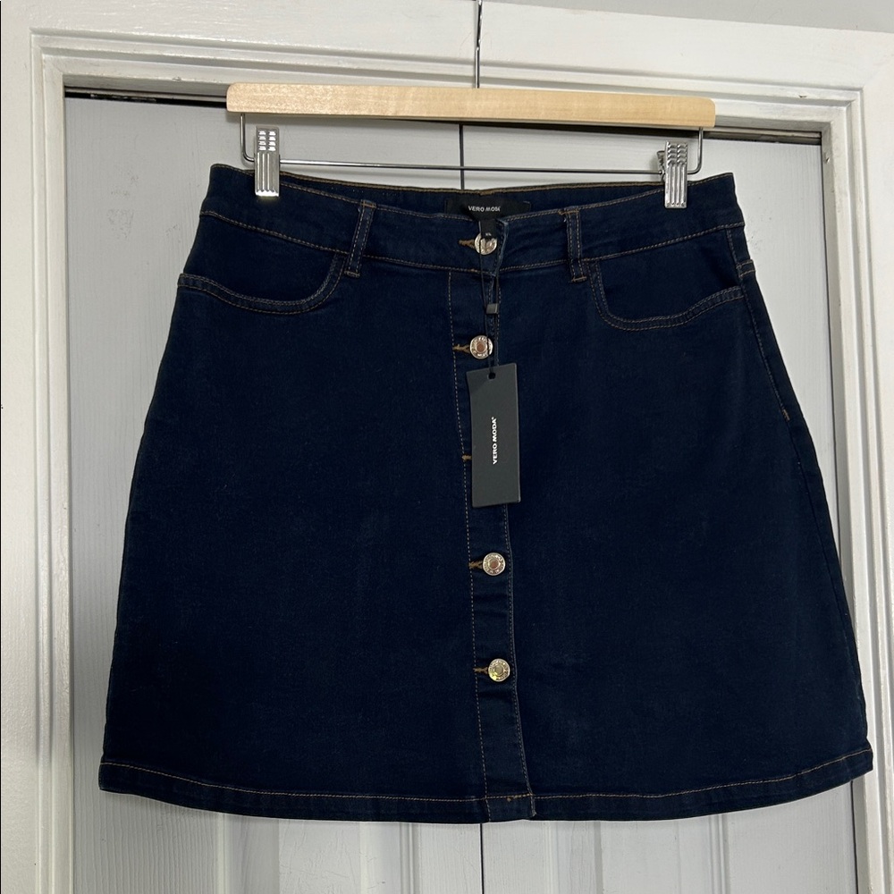 Vero Moda Navy Button-Down Mini Skirt. Stretchy. Super cute!